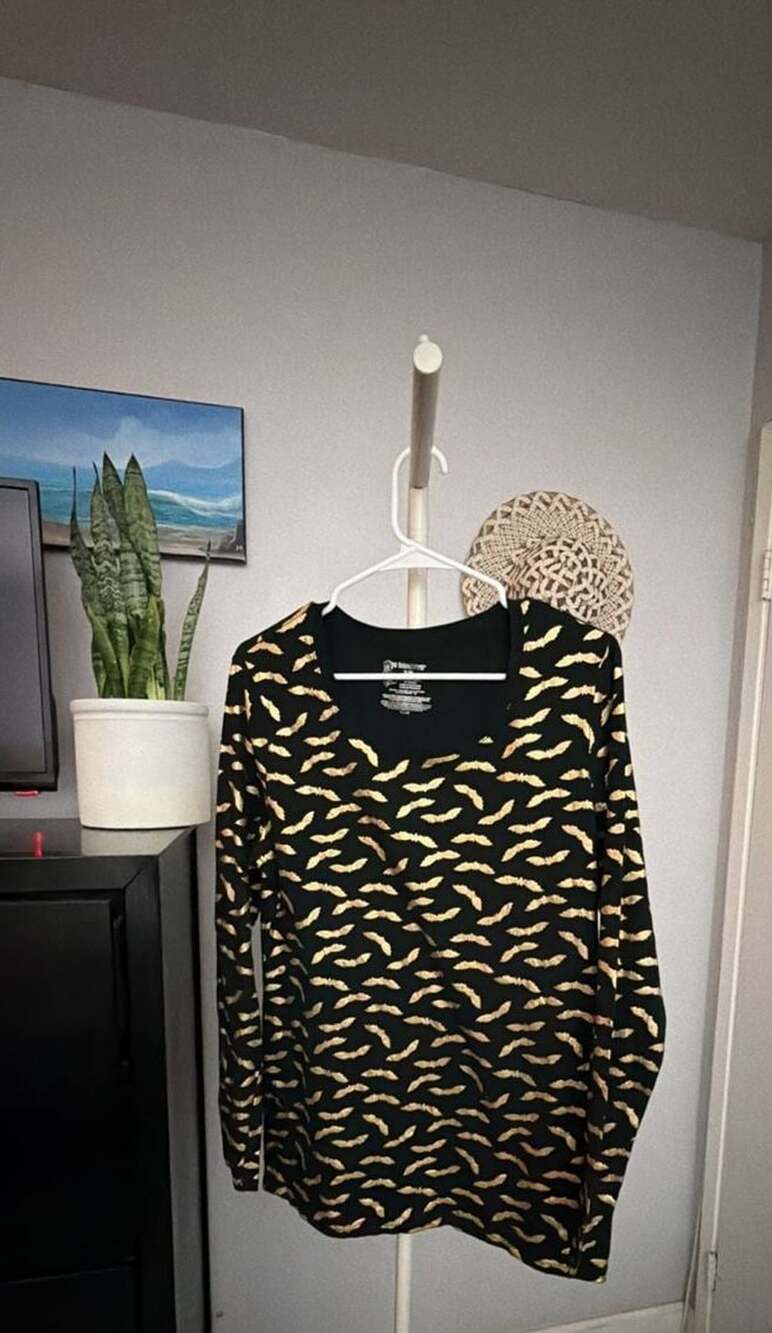No Boundaries Black Gold Bat Long Sleeve Top Size XL